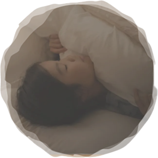 布団で寝ている子